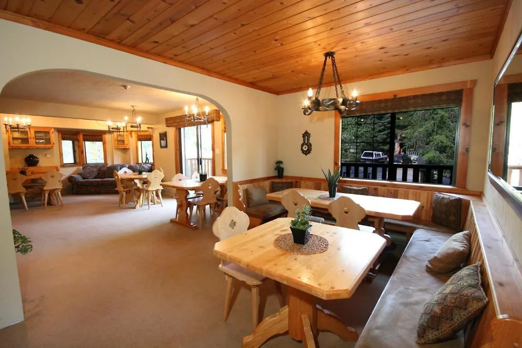 Bear Tracks Whistler Chalet Bed and Breakfast
